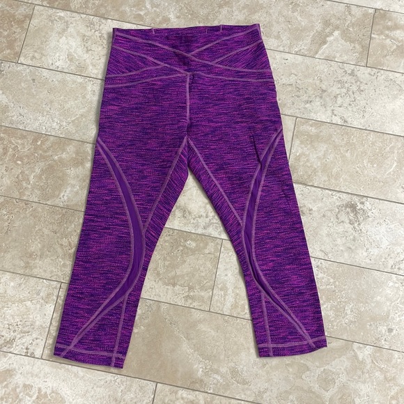 Lululemon crops in pink/purple size 8. - Picture 1 of 3